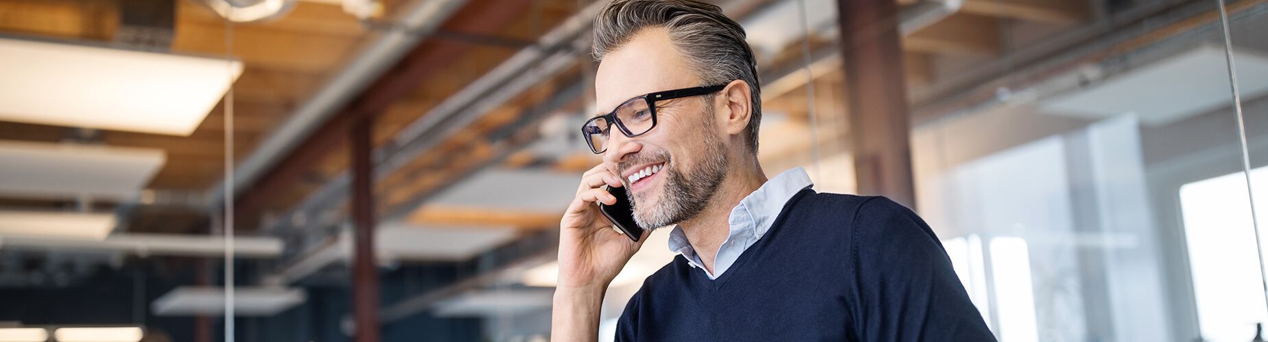 Ansprechpartner SV Kommunal Mann am Handy